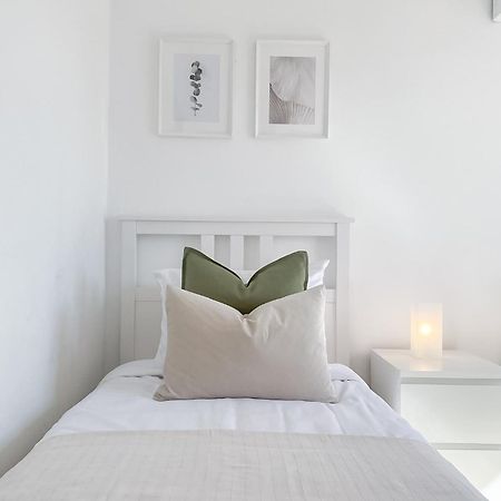Phaedrus Living: Byzantium Modern City Flat Paphos Exterior photo