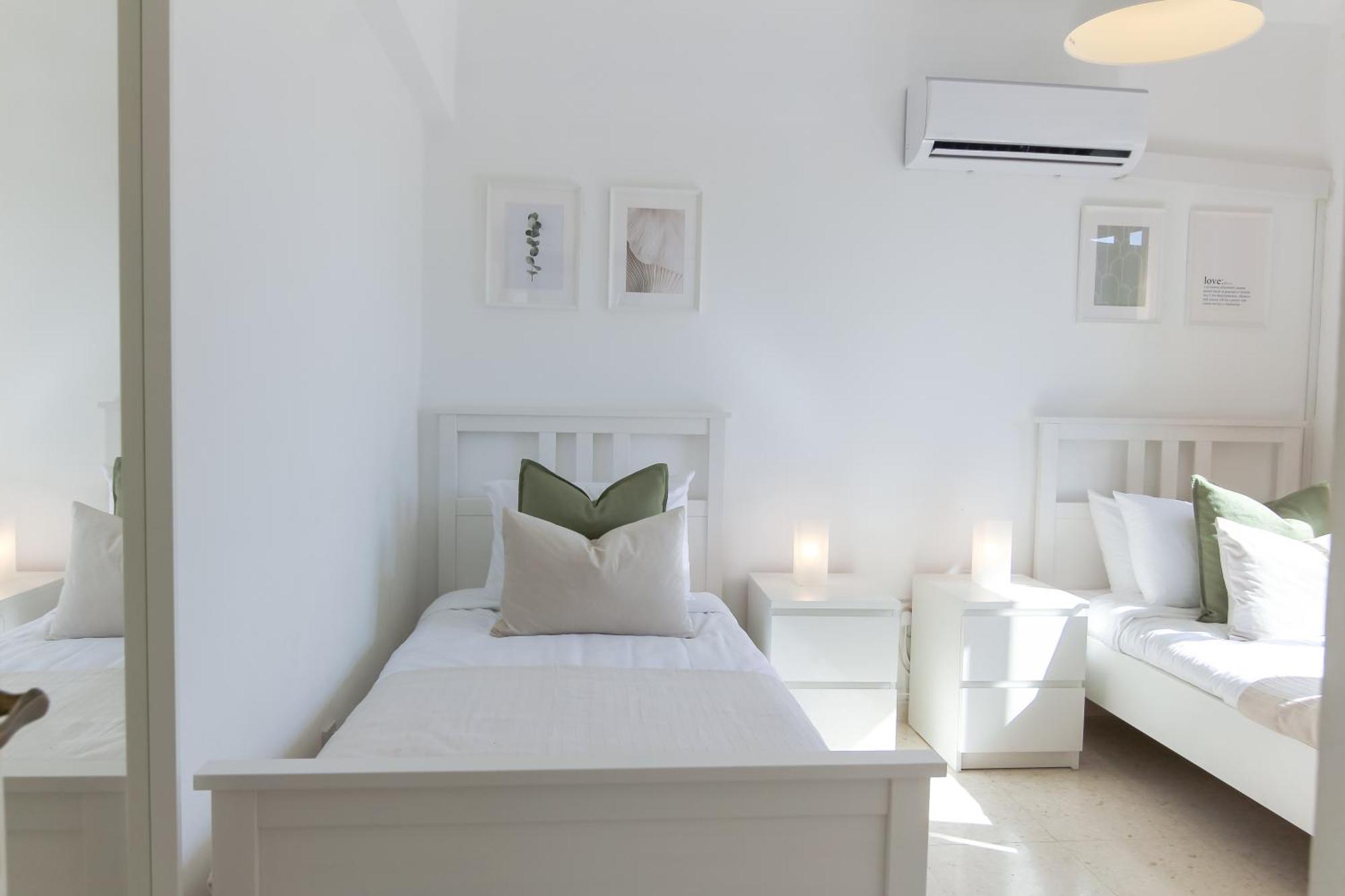 Phaedrus Living: Byzantium Modern City Flat Paphos Exterior photo