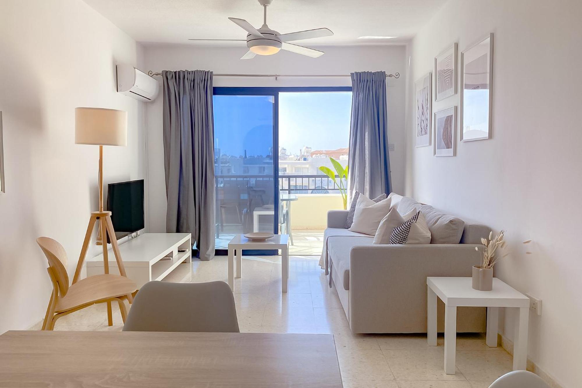 Phaedrus Living: Byzantium Modern City Flat Paphos Exterior photo
