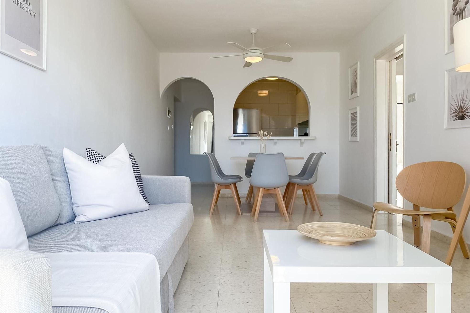 Phaedrus Living: Byzantium Modern City Flat Paphos Exterior photo